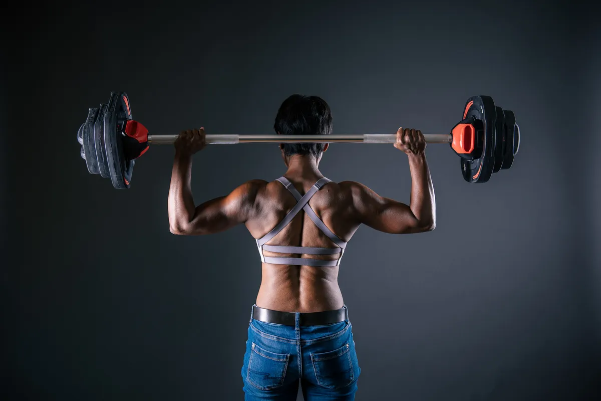 Krafttraining f&uuml;r den gezielten Muskelaufbau mit Personaltrainerin Sue Indoor & Outdoor im Berner Oberland