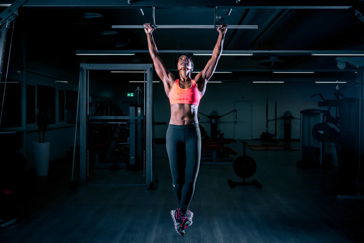 Krafttraining f&uuml;r deinen gezielten Muskelaufbau mit Personaltrainerin Sue Indoor & Outdoor im Berner Oberland