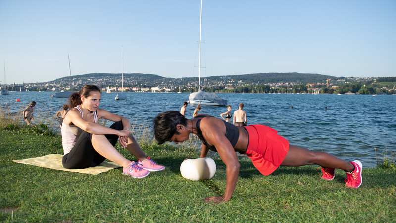 Beckenbodentraining Berner Oberland Beckenbodenschwäche Personaltraining bei Wechseljahren Frauenfitness ab 40 Berner Oberland Rückentraining Berner Oberland